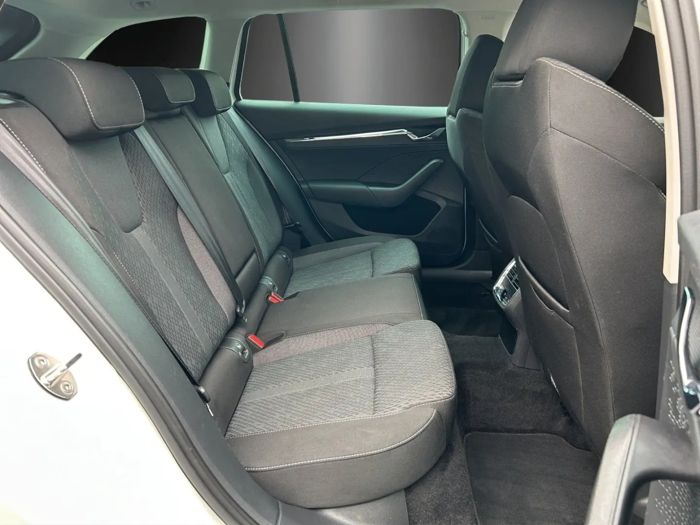 Octavia Combi 2.0 TDI DSG Style/HUD/ACC/CANTON/