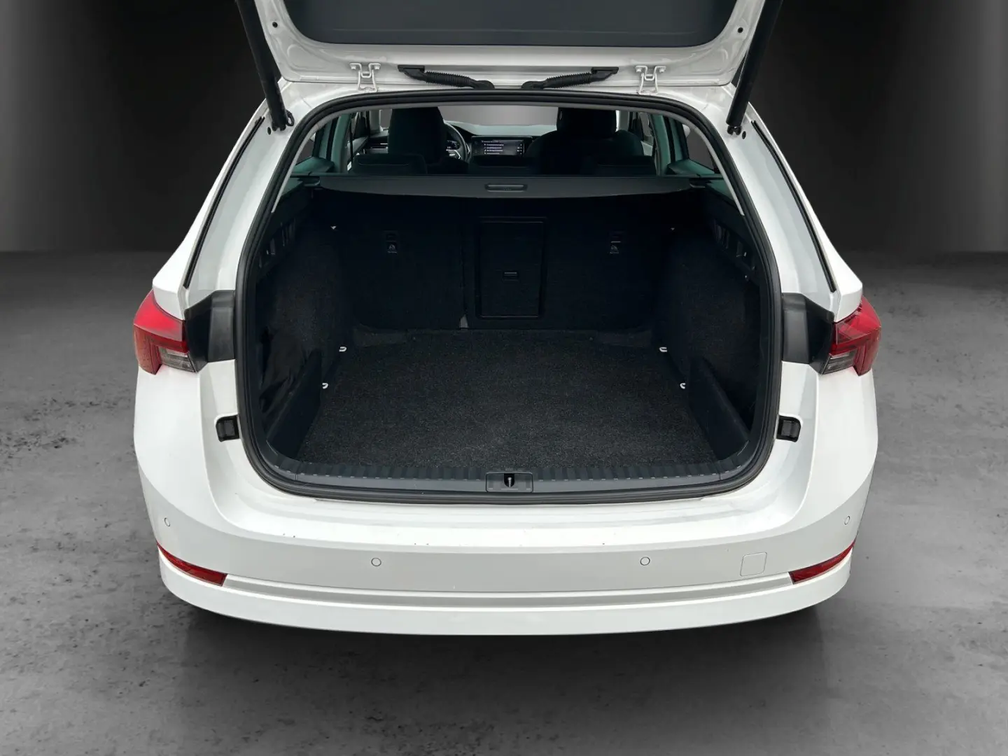 Octavia Combi 2.0 TDI DSG Style/HUD/ACC/CANTON/
