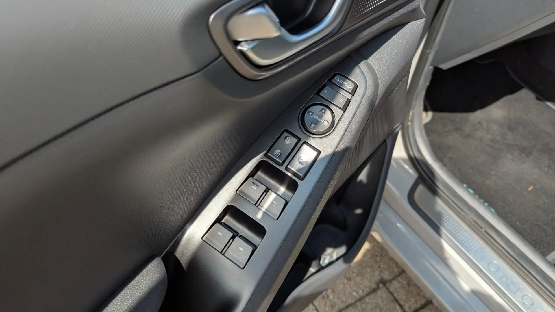 IONIQ 1.6l GDi PHEV Advantage (MJ22) DCT