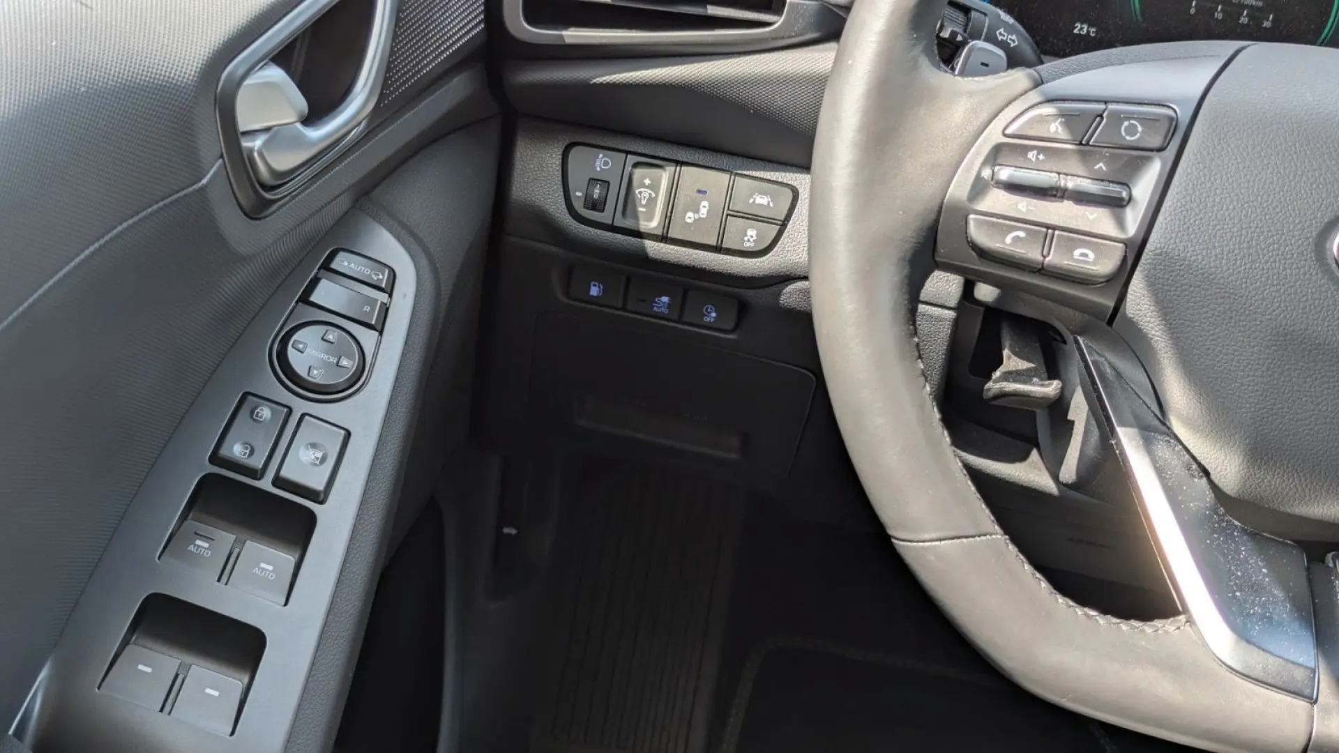 IONIQ 1.6l GDi PHEV Advantage (MJ22) DCT