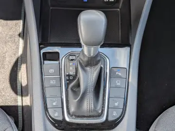 IONIQ 1.6l GDi PHEV Advantage (MJ22) DCT