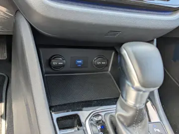 IONIQ 1.6l GDi PHEV Advantage (MJ22) DCT