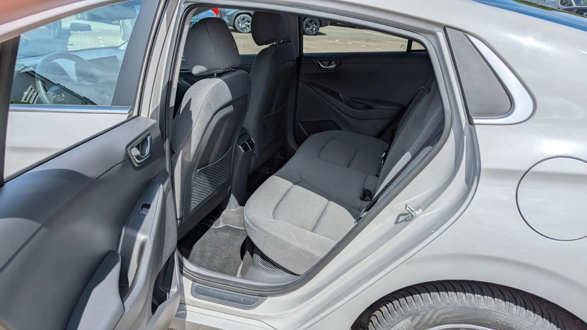 IONIQ 1.6l GDi PHEV Advantage (MJ22) DCT