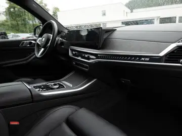 X5 xDrive 50e M-Sport