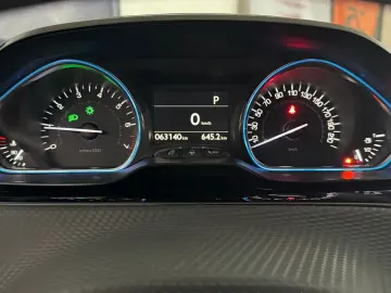 Peugeot 2008 Allure 1.2 Turbo Automat