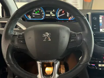 Peugeot 2008 Allure 1.2 Turbo Automat