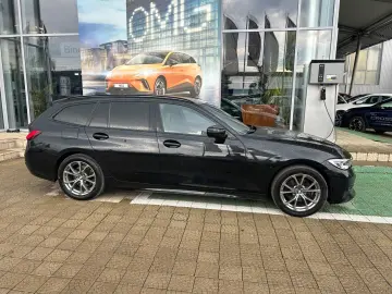 BMW Seria 3 320d Touring xDrive Aut. Sport Line