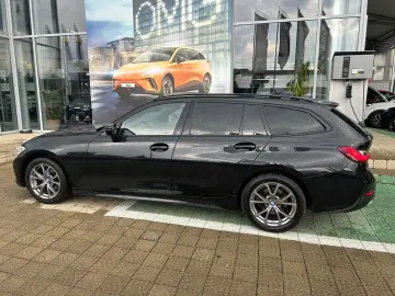 BMW Seria 3 320d Touring xDrive Aut. Sport Line