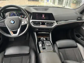 BMW Seria 3 320d Touring xDrive Aut. Sport Line