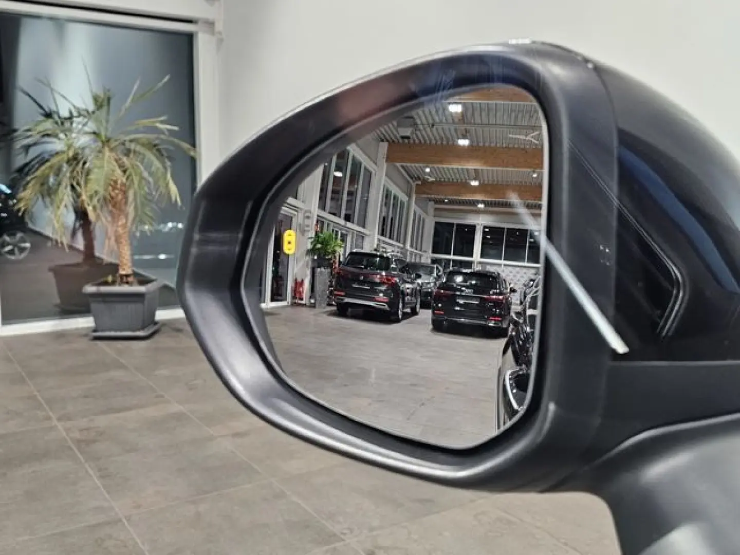 01 1.5 PHEV Pano Led S.Sitz 360 ACC 20 Zoll