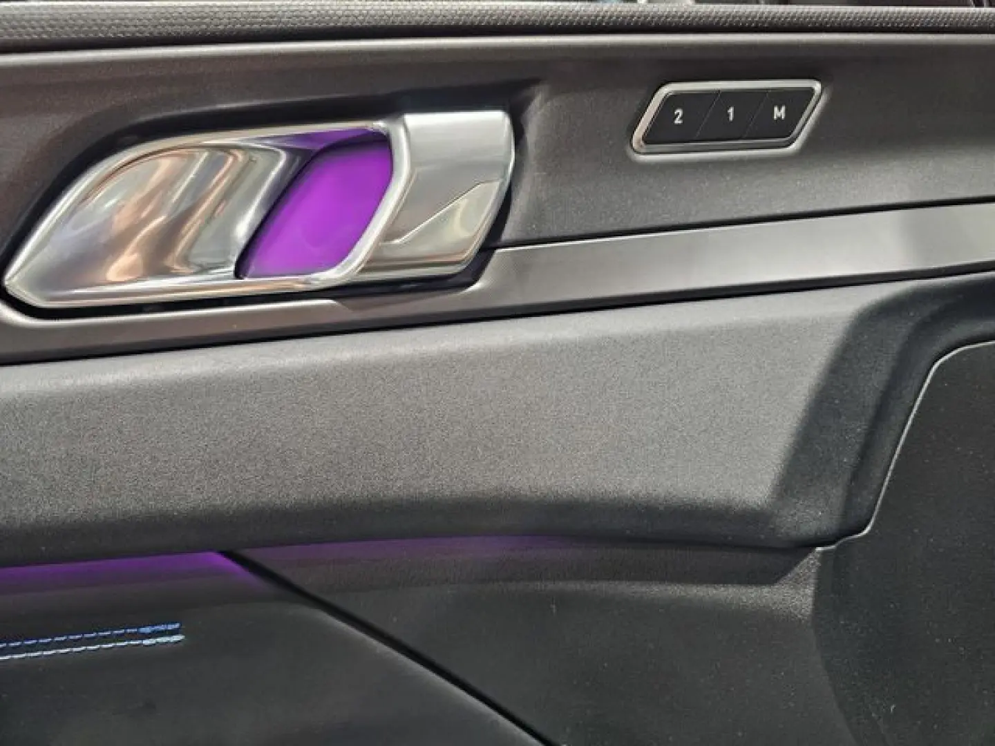 01 1.5 PHEV Pano Led S.Sitz 360 ACC 20 Zoll VO