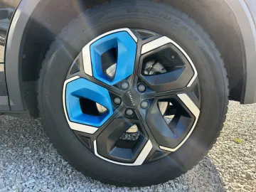 01 1.5T HEV/Pano/Keyless/SHZ/el.Sitze/R-Kam/eHKL