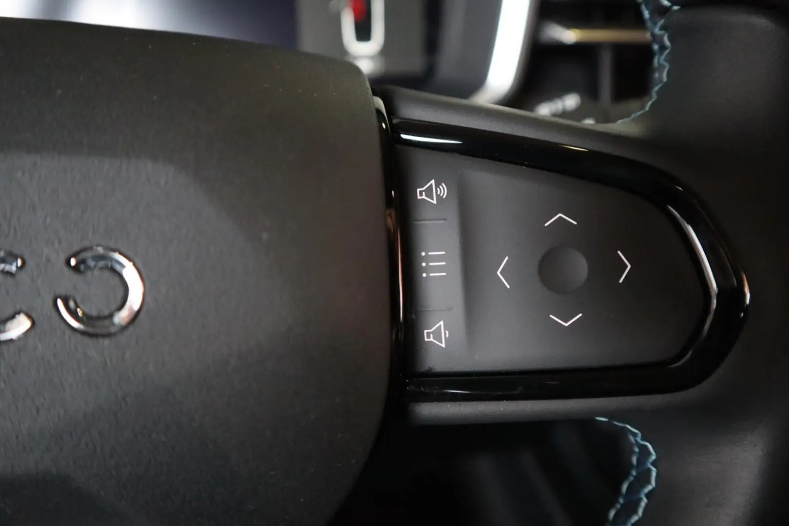 01 NAVI+PANORAMA+360° KAMERA+ACC+LED+VIRTUAL COC