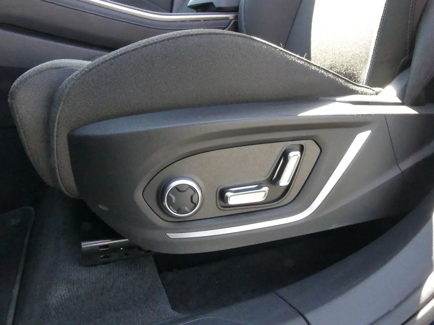 01 1.5 TD PHEV Aut. LED ACC 360° Pano