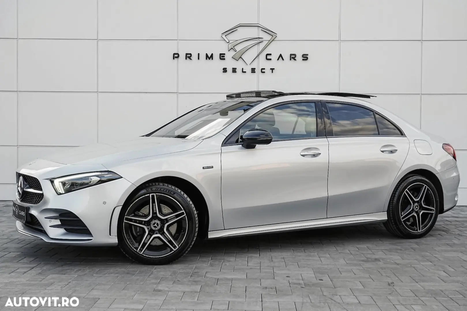 Mercedes-Benz A 250 e 8G-DCT AMG Line