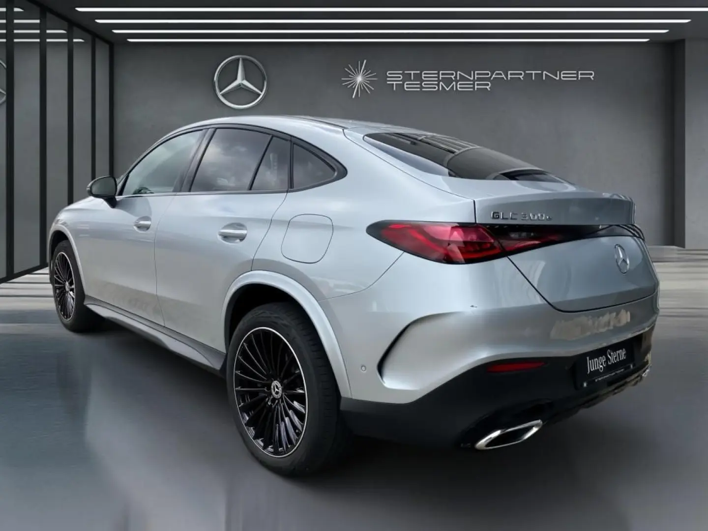 GLC 300 e 4M AMG AHK HuD Pano 360 3D-Sound ACC
