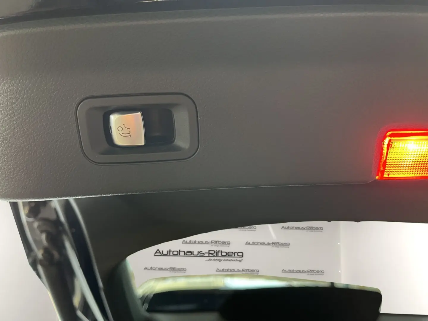 GLC 300 de 4Matic COUPE AMG LED SHD AHK 360  20Z