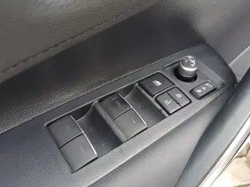 TOYOTA COROLLA SEDAN HYB 1.8 HYB EXCLUSIVE CVT