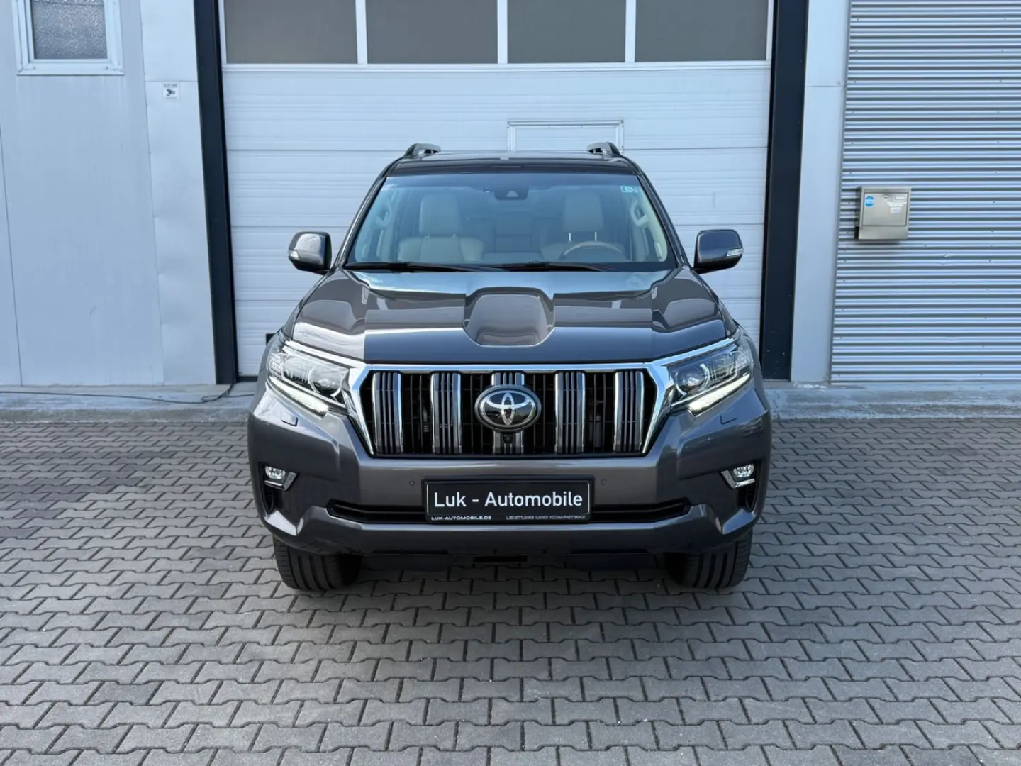 Land Cruiser 2.8 D-4D Tec-Edition°7Sitz°AHK