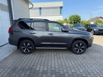 Land Cruiser 2.8 D-4D Tec-Edition°7Sitz°AHK