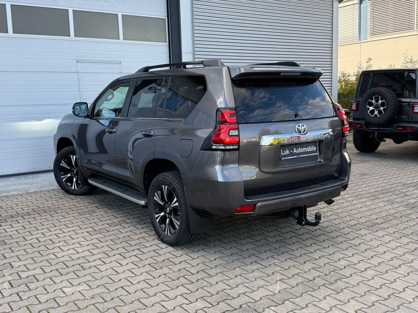Land Cruiser 2.8 D-4D Tec-Edition°7Sitz°AHK