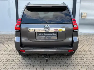 Land Cruiser 2.8 D-4D Tec-Edition°7Sitz°AHK