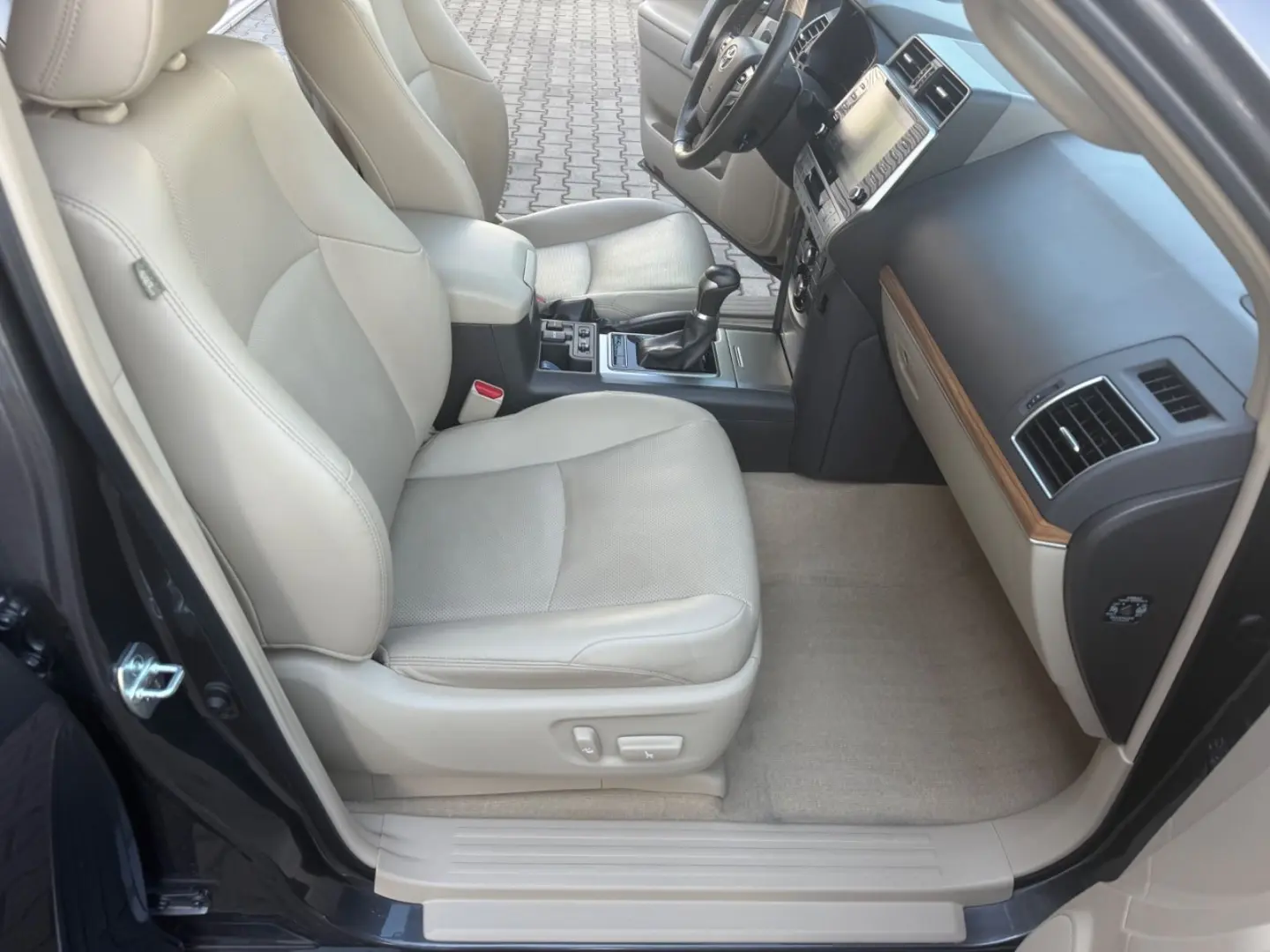 Land Cruiser 2.8 D-4D Tec-Edition°7Sitz°AHK