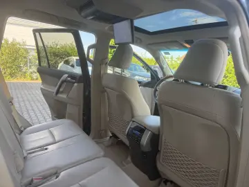 Land Cruiser 2.8 D-4D Tec-Edition°7Sitz°AHK