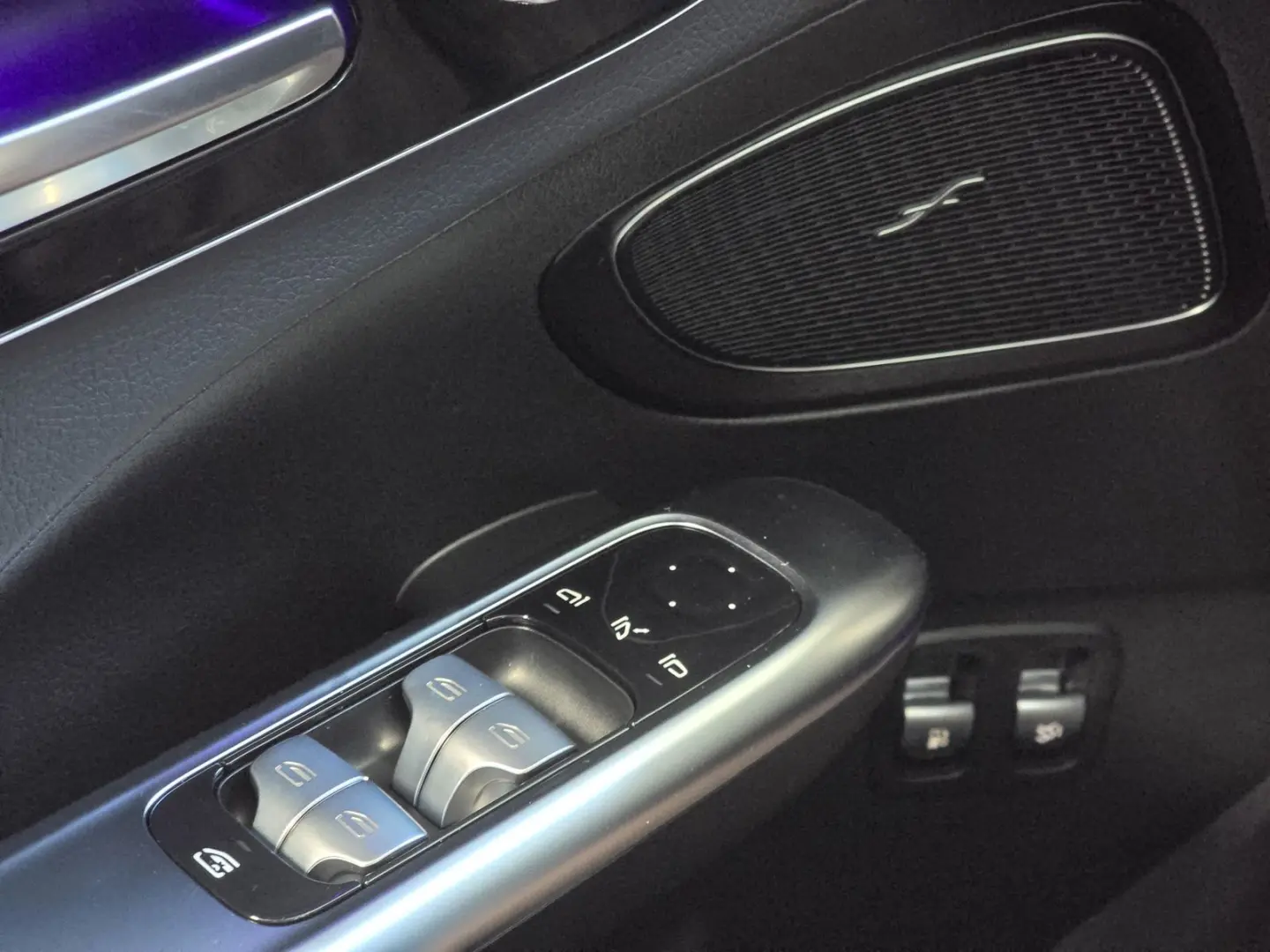C 300 e AMG Navi HUD SHZ LED Massage CarPlay ACC