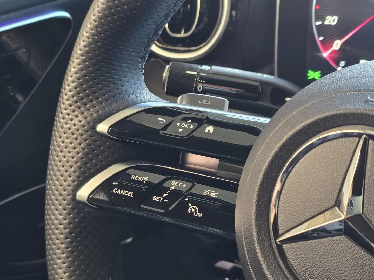 C 300 e AMG Navi HUD SHZ LED Massage CarPlay ACC