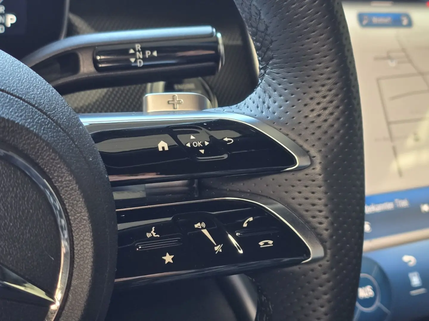 C 300 e AMG Navi HUD SHZ LED Massage CarPlay ACC