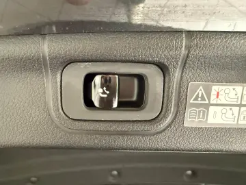 C 300 e AMG DISTRONIC KAM AHK TOTWNKL WIDESCREEN