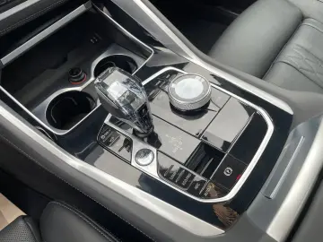BMW  X6 M50 i PANO HUD DAP PA+ INTEGRAL GESTIK ICONIC
