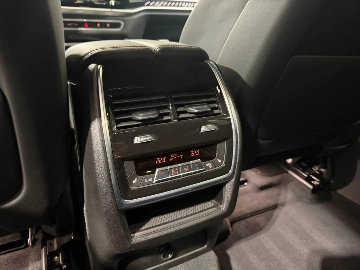 BMW X6 M60i xDrive Standhzg AHK M-Sitze ACC