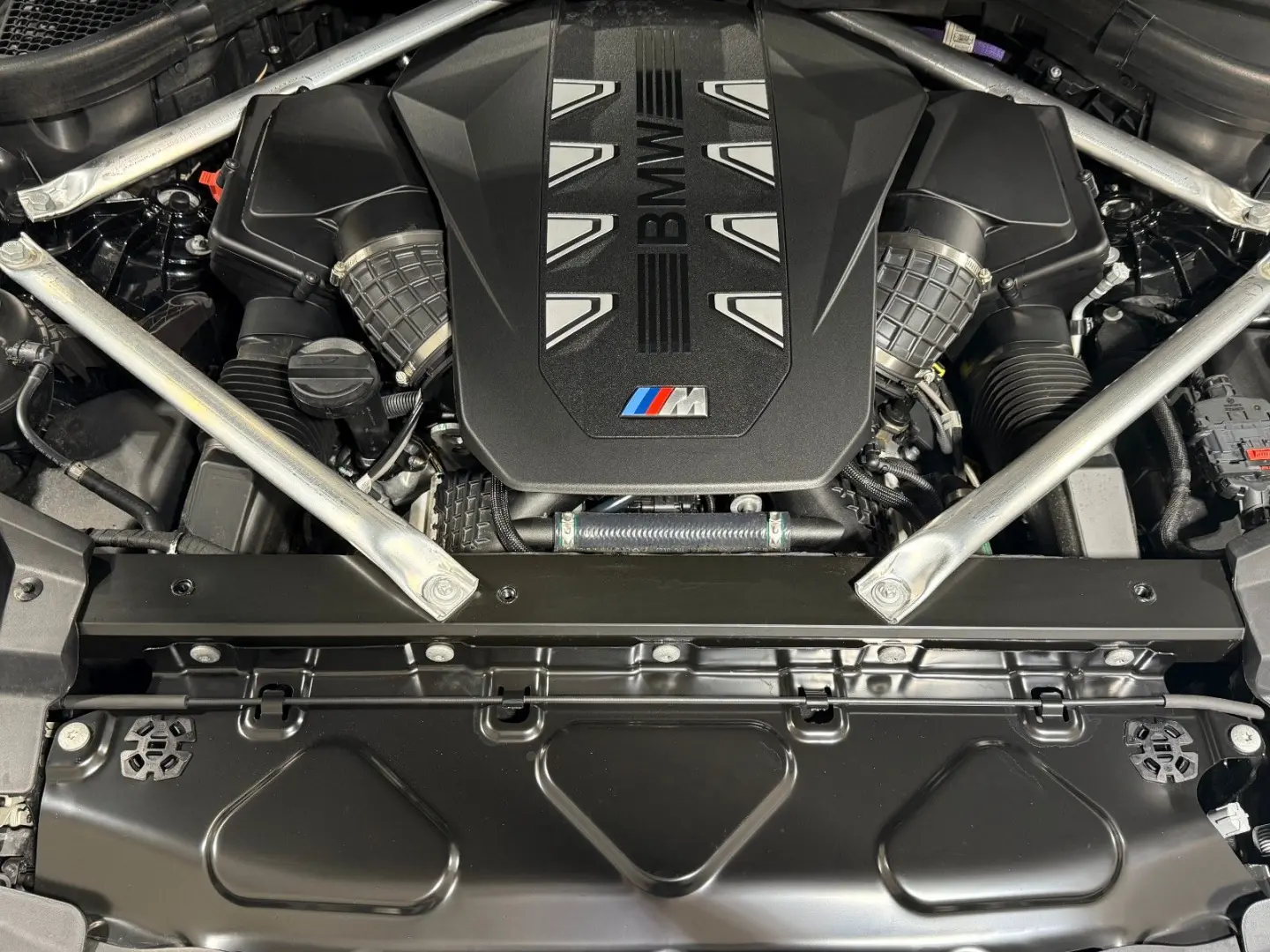 BMW X6 M60i xDrive Standhzg AHK M-Sitze ACC