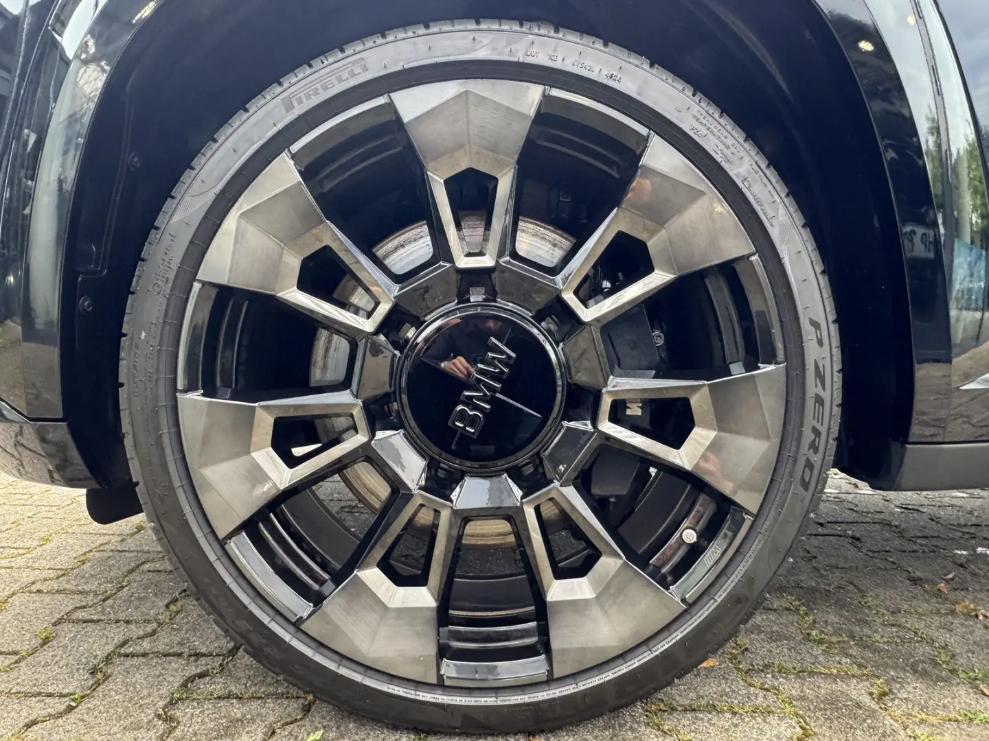 BMW XM 50e AHK B&W Autobahnas 23