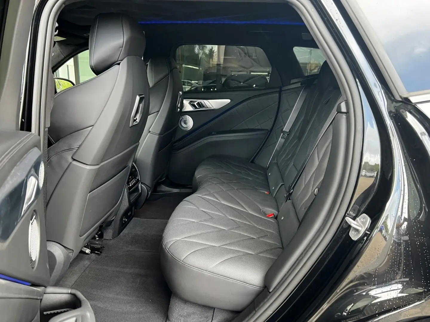 BMW XM B/W Massage Soft-Close Driv. Ass. Prof. Carbon