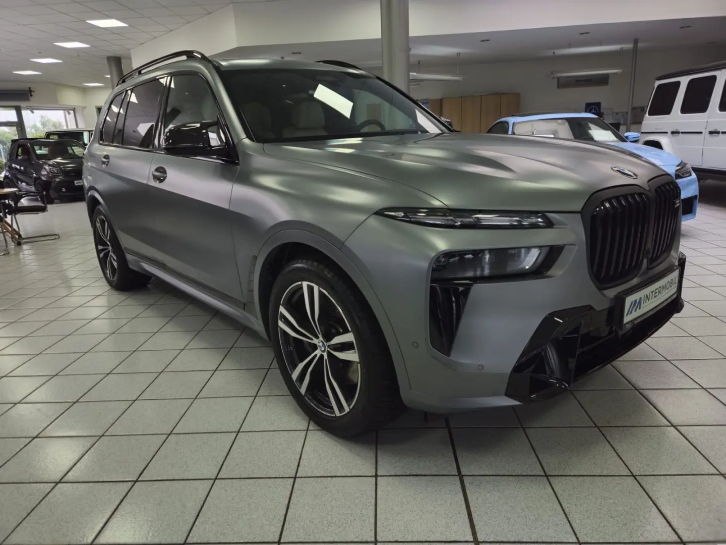 BMW X7 M60 i*PANO-SKY*B&W*HUD*KRISTALL*6-SITZ*360°