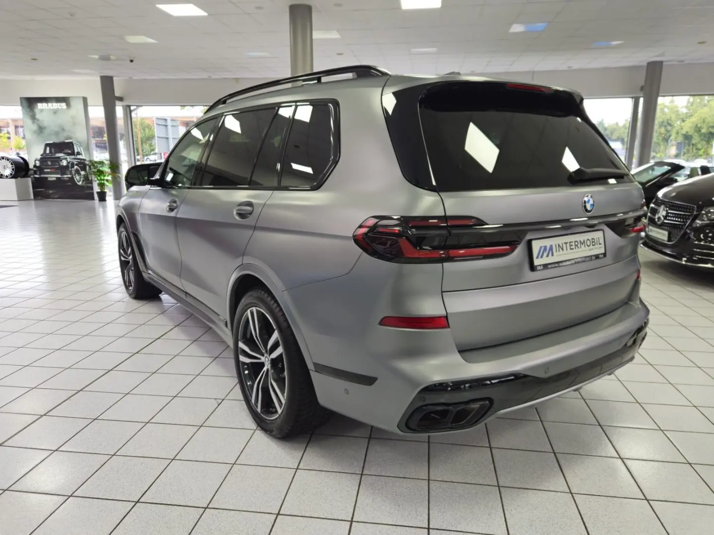 BMW X7 M60 i*PANO-SKY*B&W*HUD*KRISTALL*6-SITZ*360°