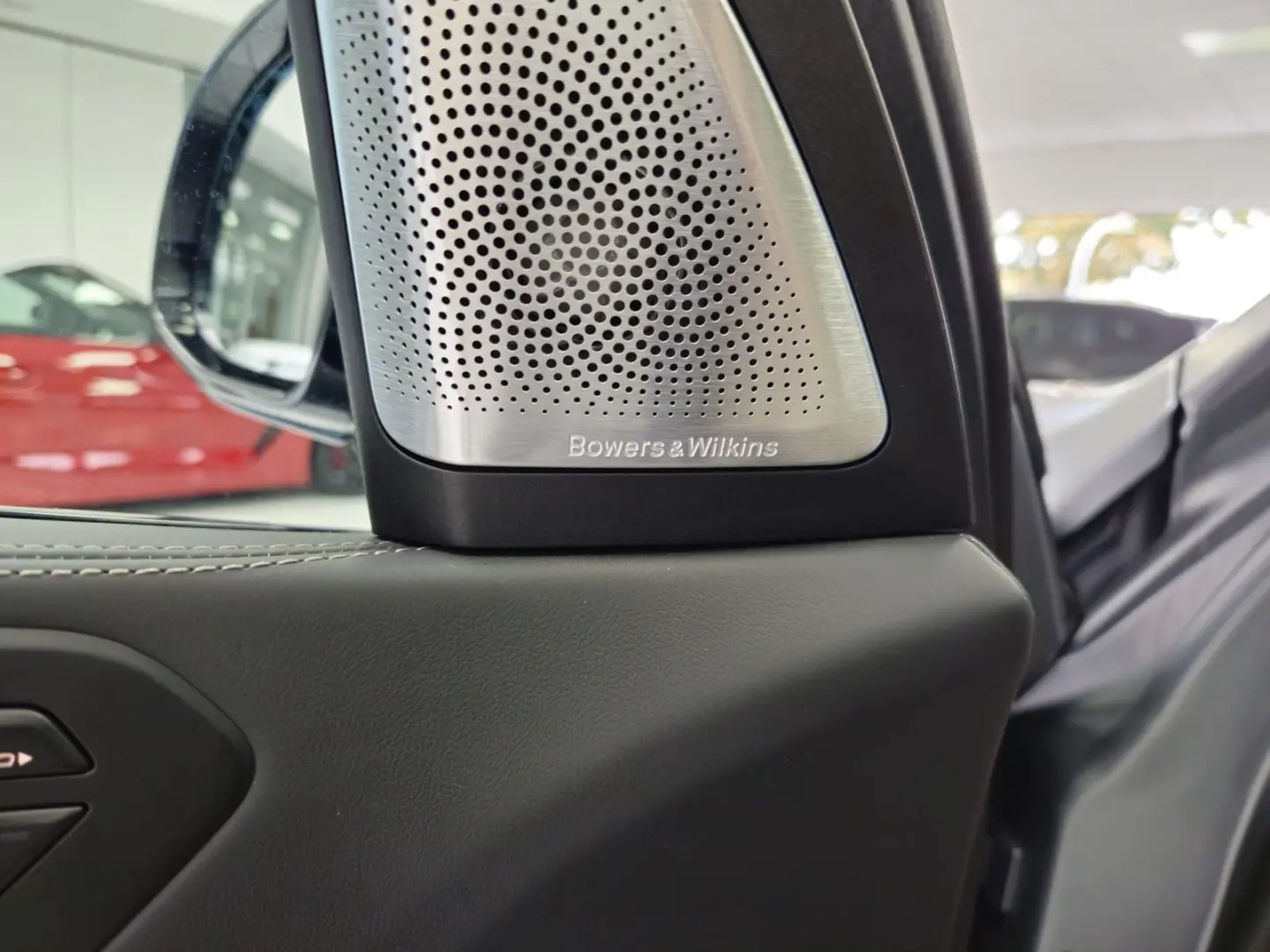BMW X7 M60 i*PANO-SKY*B&W*HUD*KRISTALL*6-SITZ*360°
