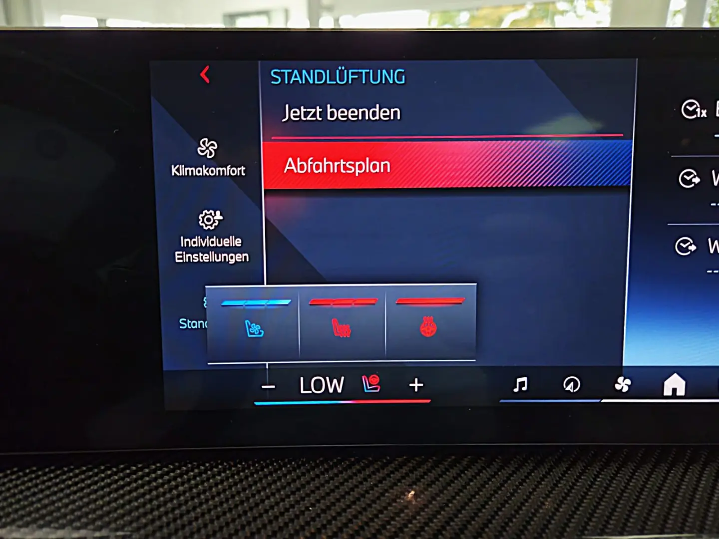 BMW X7 M60 i*PANO-SKY*B&W*HUD*KRISTALL*6-SITZ*360°