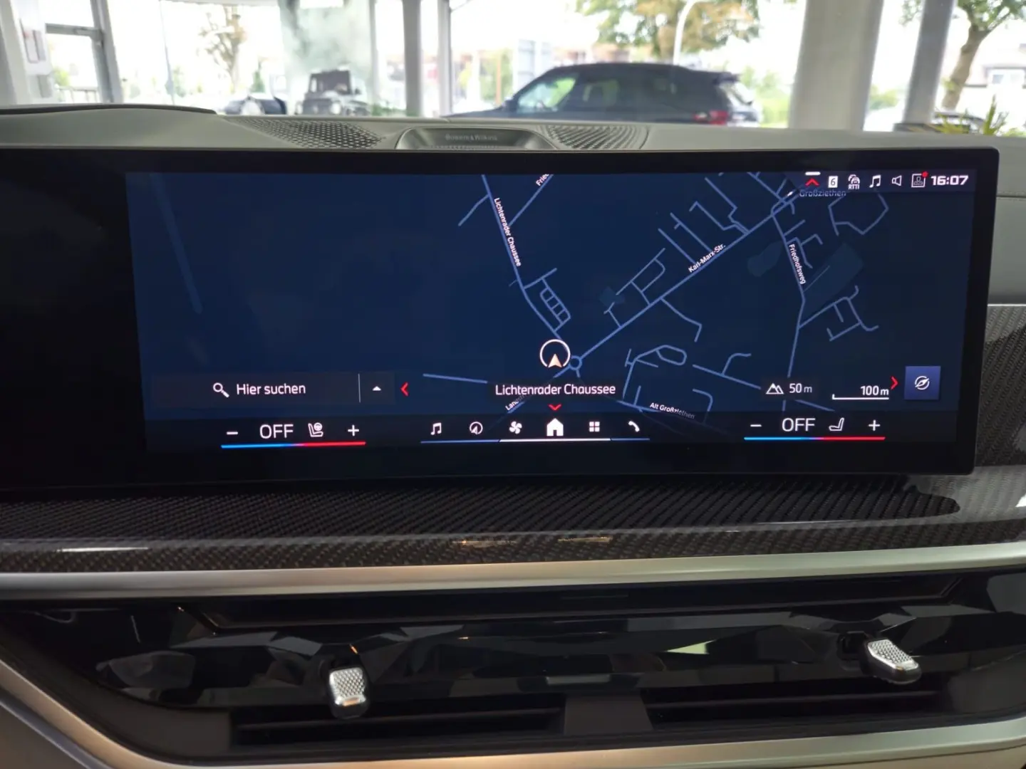 BMW X7 M60 i*PANO-SKY*B&W*HUD*KRISTALL*6-SITZ*360°
