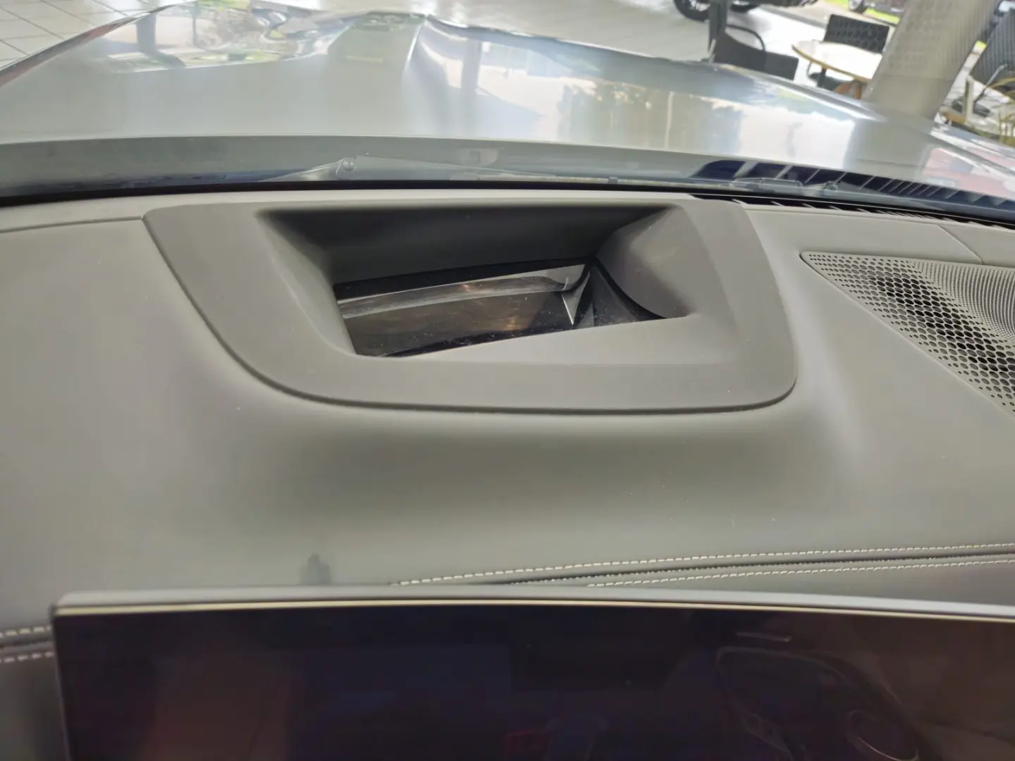 BMW X7 M60 i*PANO-SKY*B&W*HUD*KRISTALL*6-SITZ*360°