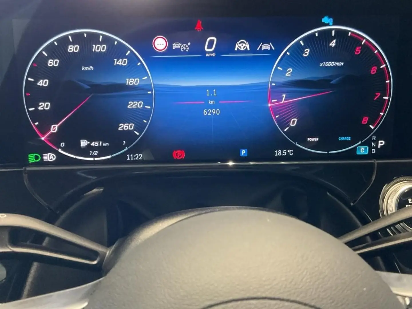 Mercedes-Benz E 200 4M AMG LEDER DISTRONIC