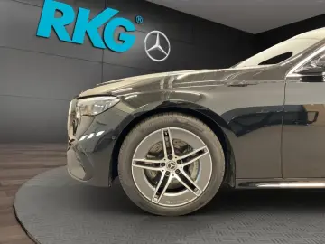 Mercedes-Benz E 200 4M AMG LEDER DISTRONIC