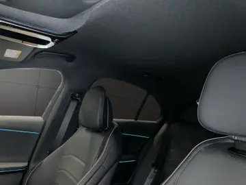 Mercedes-Benz  E 200 4M AMG LEDER DISTRONIC