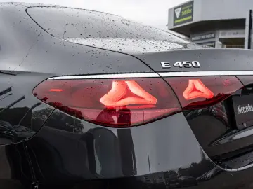 Mercedes-Benz E 450 4M AMG-Sport/DIGITAL/360/Pano/Distr