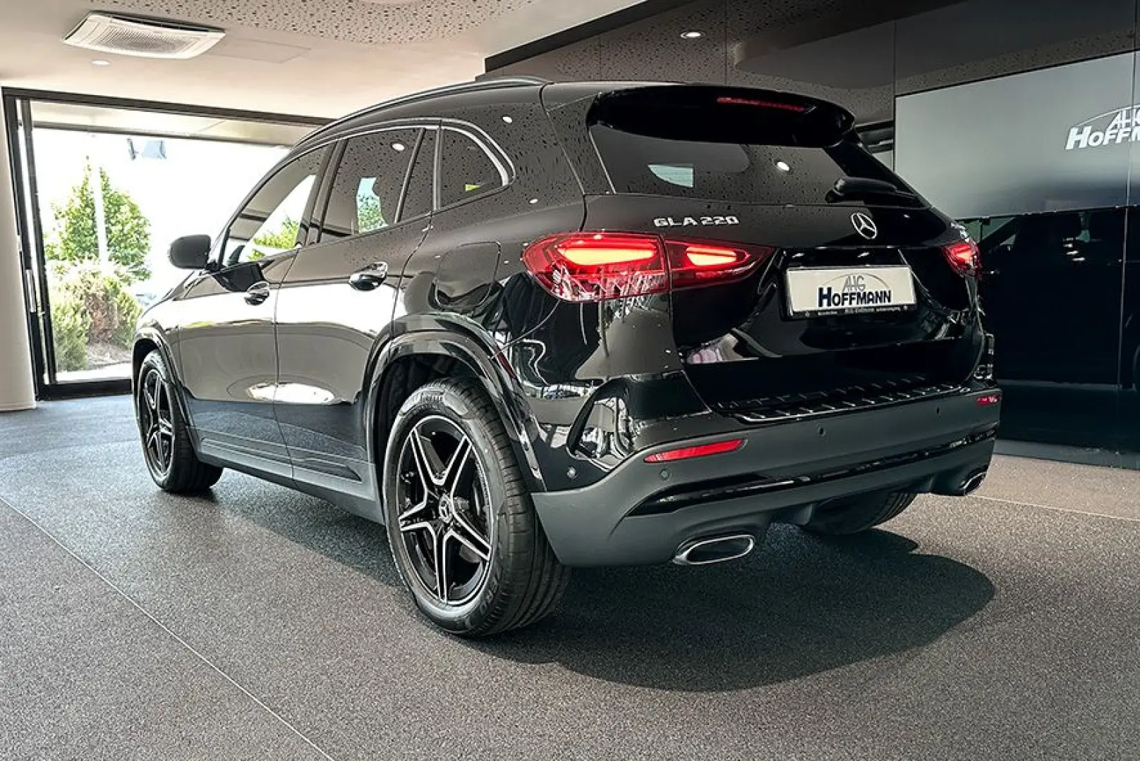 Mercedes-Benz GLA 220 4M AMG+Night+LED+Pano+Burmester