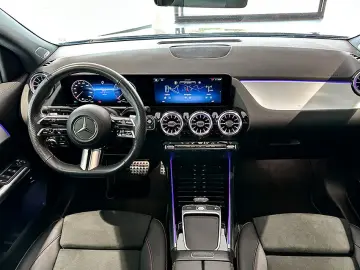 Mercedes-Benz GLA 220 4M AMG+Night+LED+Pano+Burmester