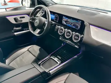 Mercedes-Benz GLA 220 4M AMG+Night+LED+Pano+Burmester